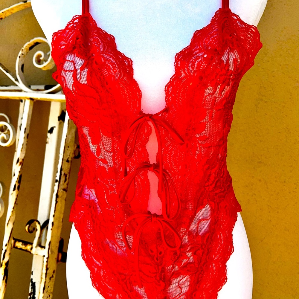 VICTORIA’S SECRET Vintage Gorgeous Coral Red Lace Teddy Bodysuit Ties! Sz Small